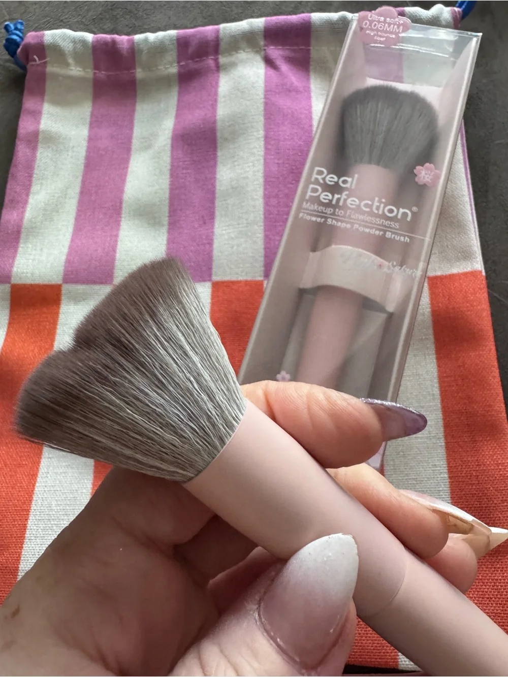 Perfection Pink Handle Gray Bristle Flower Powder Brush